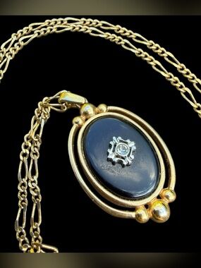 Vintage 1983 AVON Victorian Reversible Pendant Necklace Faux Black Onyx 35”